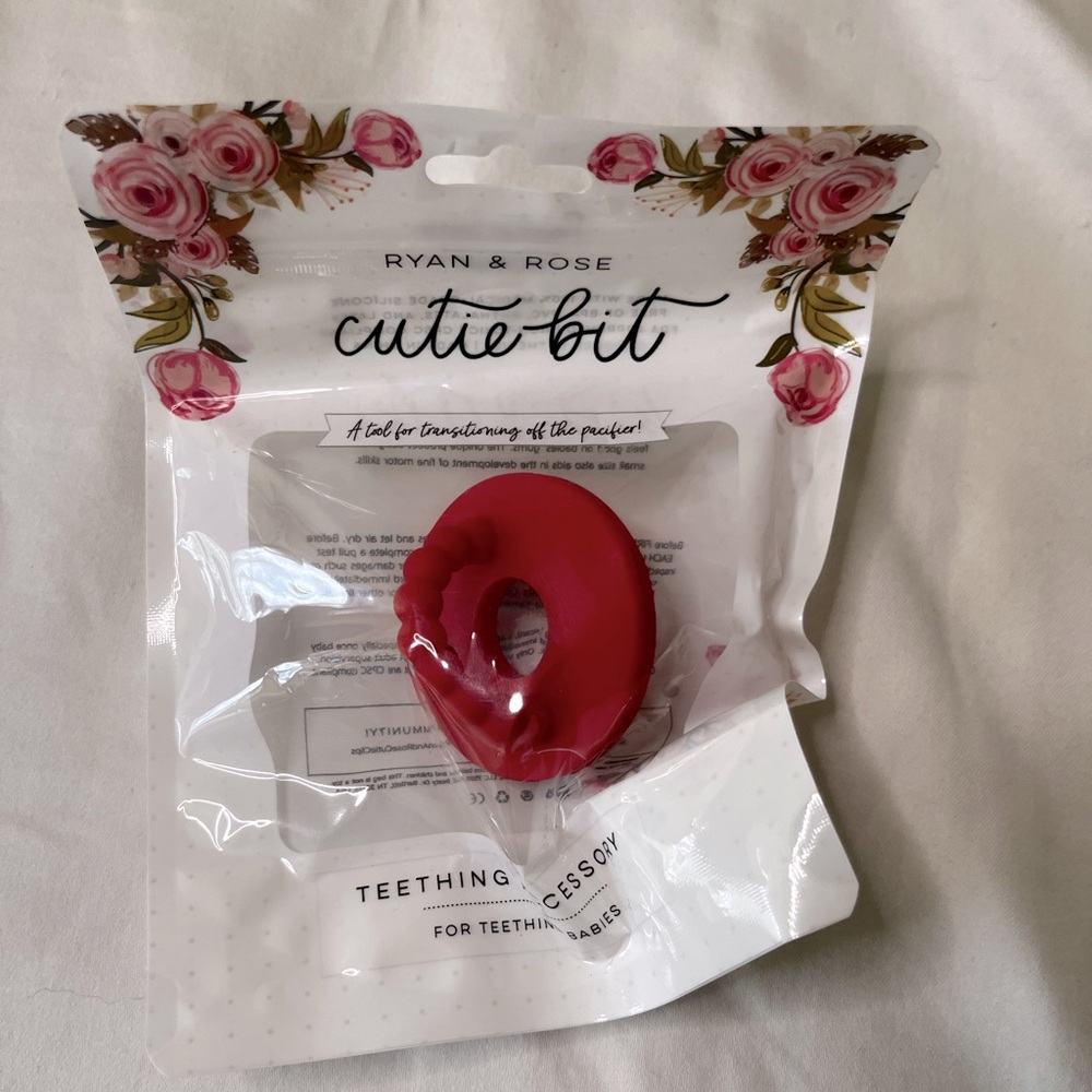 🌼2/$15 3/$20🌼 Ryan & Rose CUTIE BIT (TEETHER)